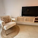 Διαμέρισμα New 150m From Τορεβιέχα